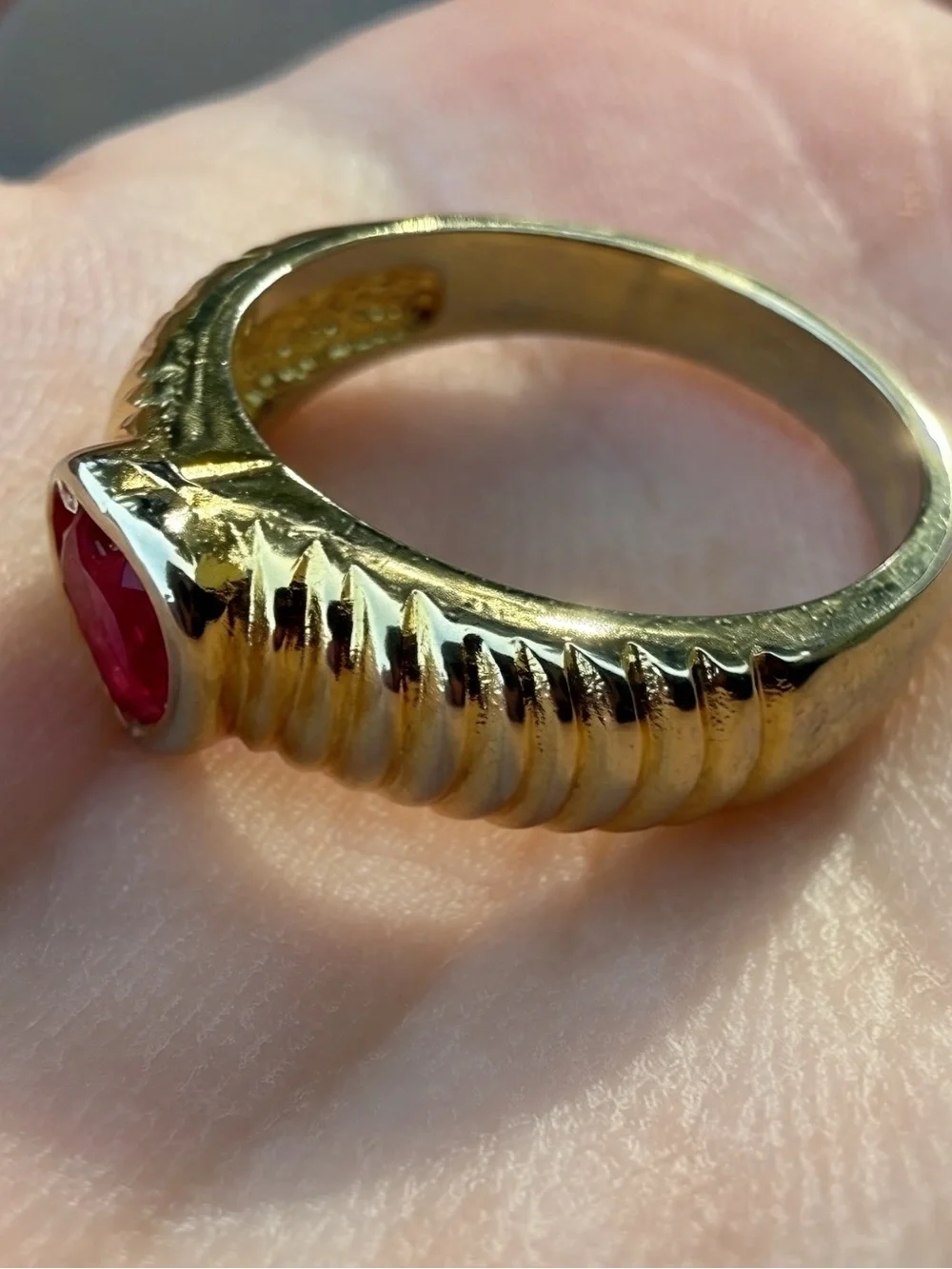 Red Heart Bezel Ring | Size  6